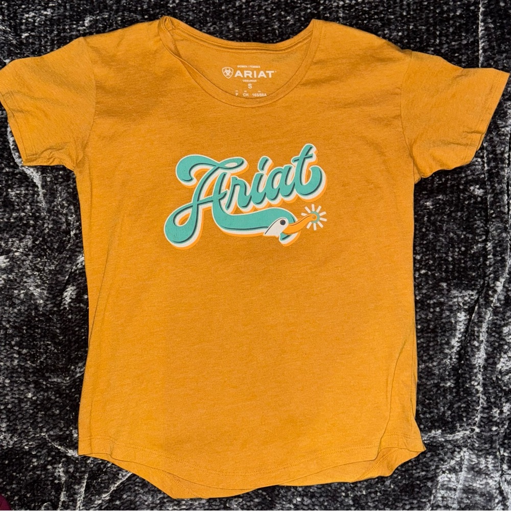 Ariat Top